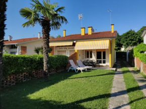 Bright villa in Caorle, private garden - Beahost Caorle